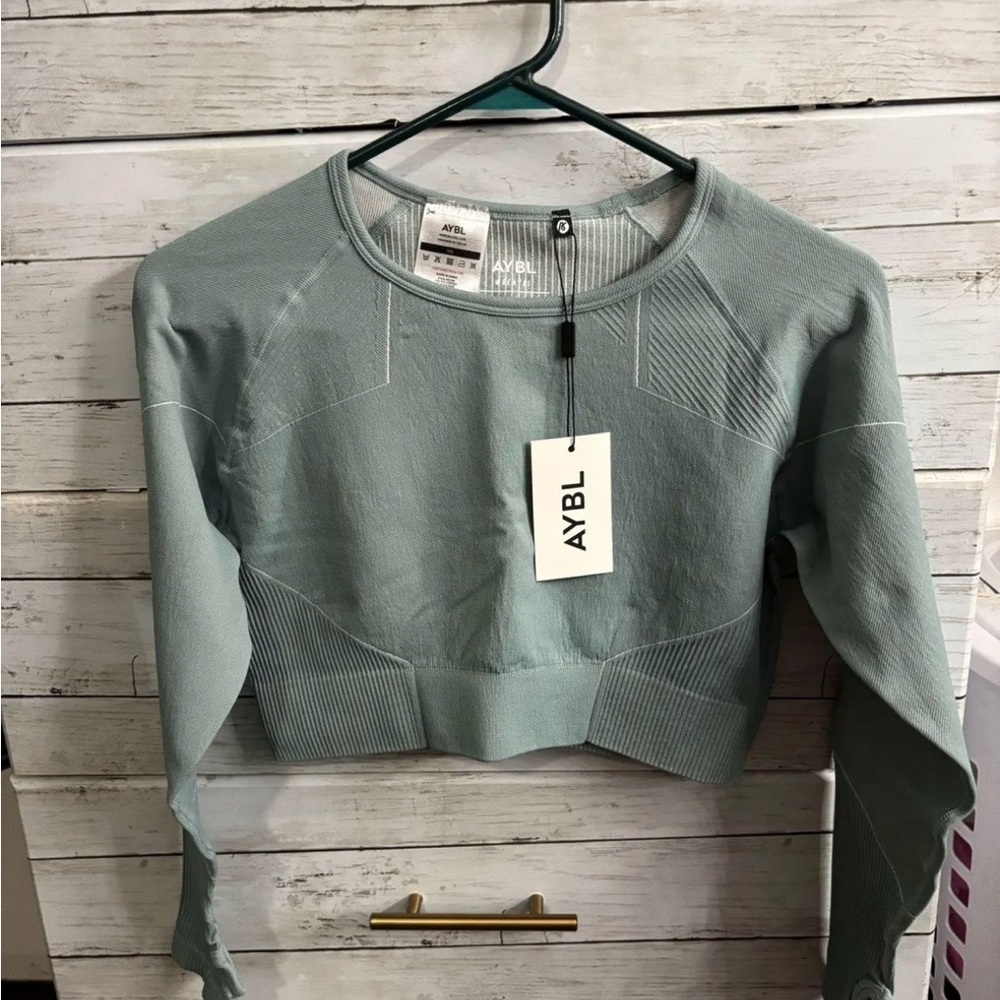 AYBL Women's Light Green Long Sleeve Crop Top